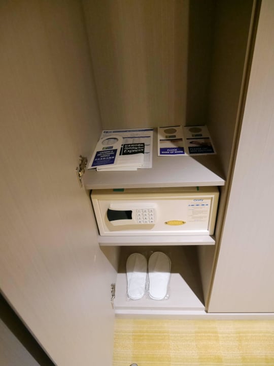 Safe Hotel Holiday Inn Express Hong Kong Mongkok