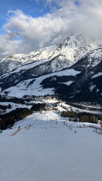 Außenansicht Holzhotel Forsthofalm