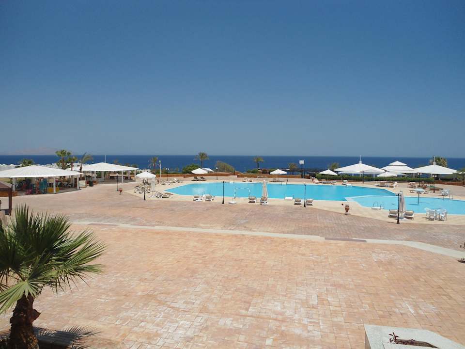 Pool Le Mirage New Tower