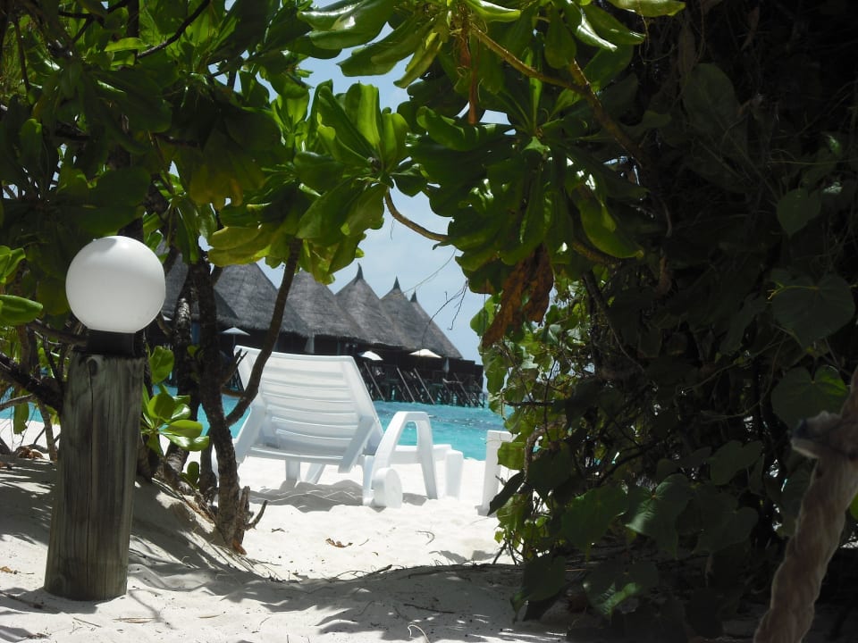 Ausblick von unserem Bungi Angaga Island Resort