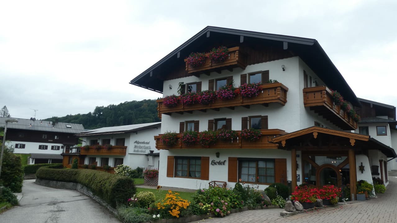 Außenansicht Alpenhotel & Ferienwohnungen Weiherbach