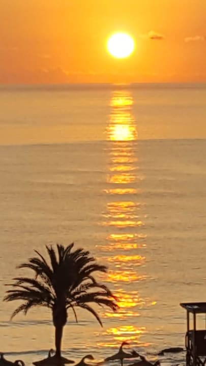 Im Sonnenaufgang allsun Hotel Sumba