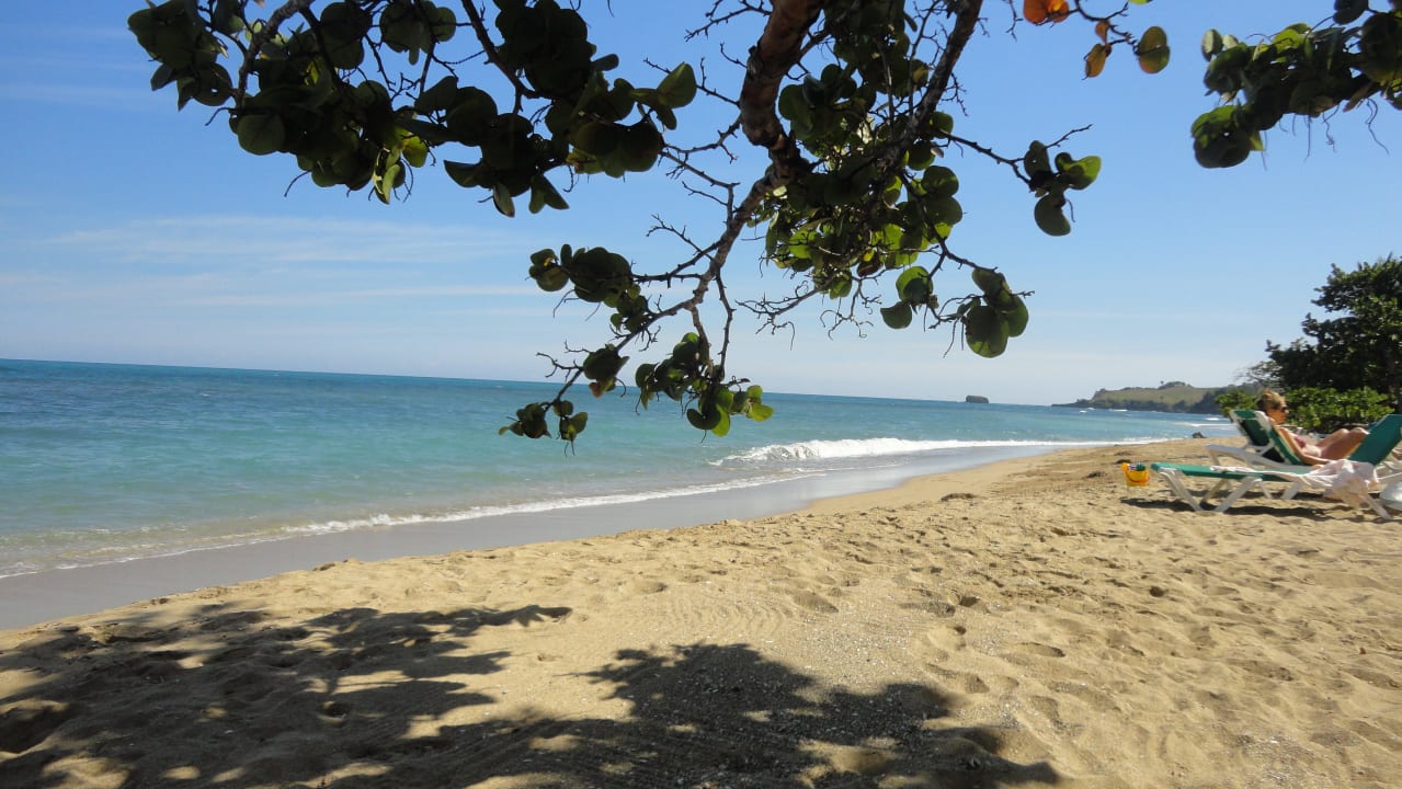 Strand Playabachata Hotel