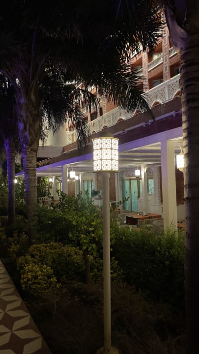 Außenansicht Royal Taj Mahal Hotel