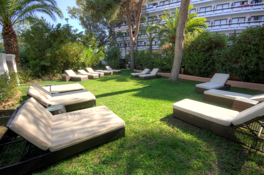 Gartenanlage azuLine Hotel Bergantin