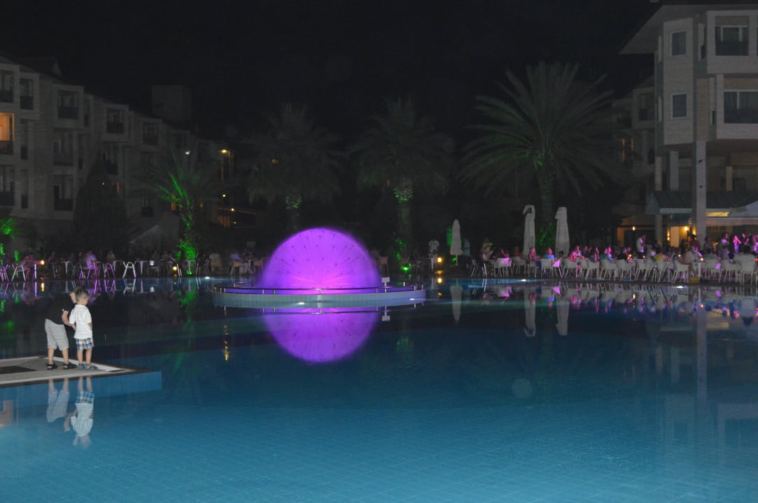 LIcht Kugel Le Jardin Resort