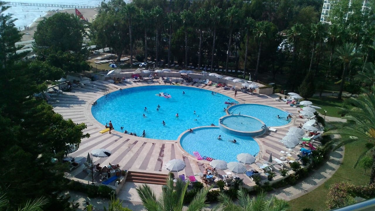 Poolansicht vom Balkon Top Hotel