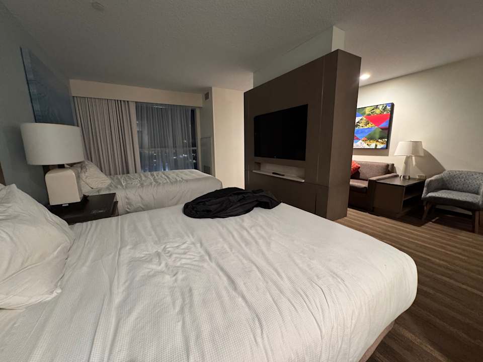 Zimmer Hyatt House across from Universal Orlando Resort