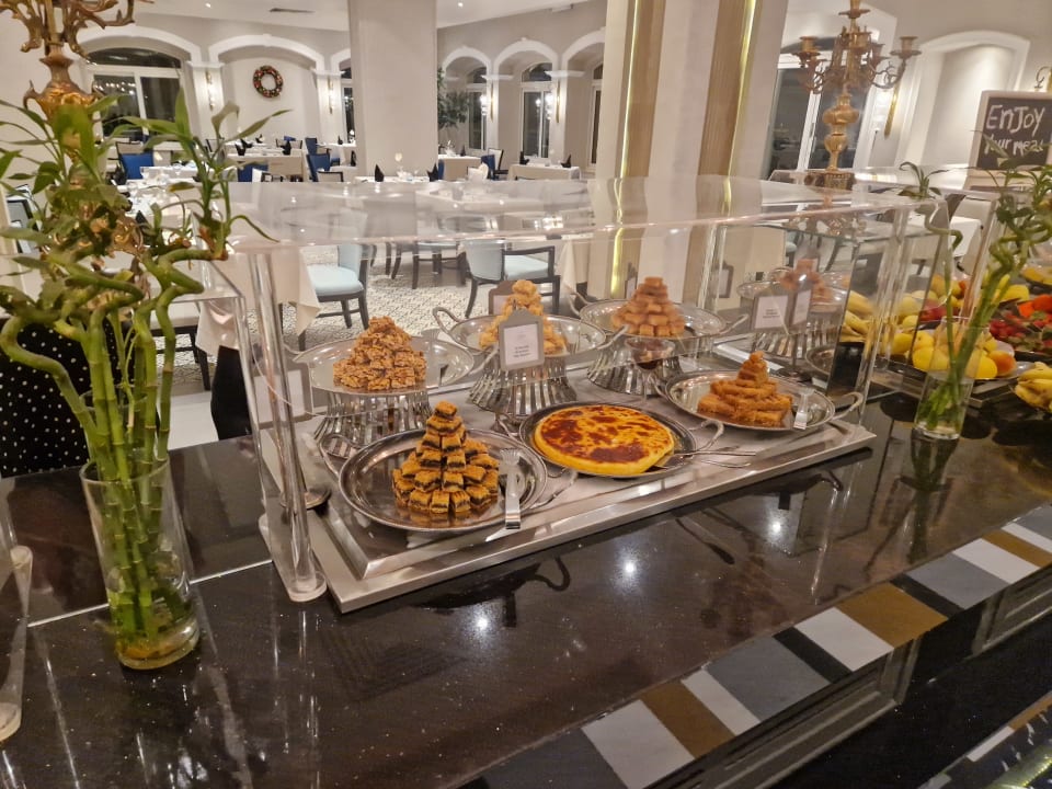 Gastro Premier Le Reve Hotel & Spa