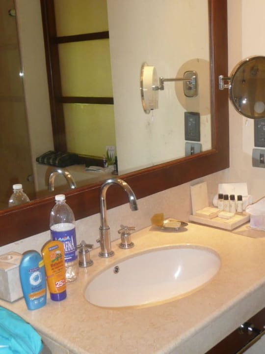 Lazienka w bungalowie/the bathroom Hotel Taj Holiday Village