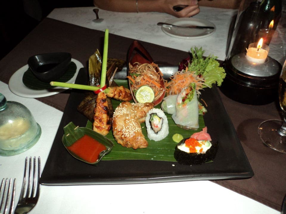 Leckere Vorspeise beim Abendessen Maya Ubud Resort & Spa Bali