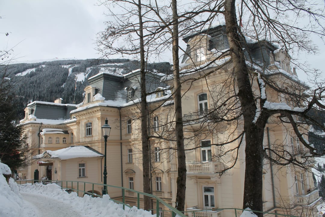Südfassade vom Kaiserhof Hapimag Resort Bad Gastein