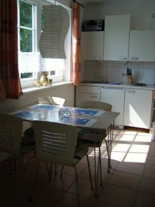 Essecke mit Küchenzeile Ferienwohnungen und Apartments Astrid Ulbricht