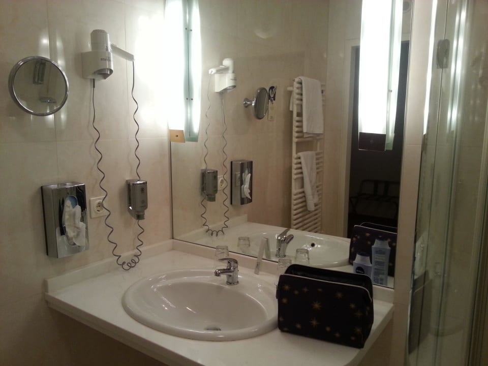 Badezimmer Victor's Residenz-Hotel Erfurt