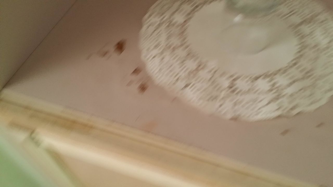 Anrichte mit Brandlöchern ?! Hotel El Mouradi Djerba Menzel