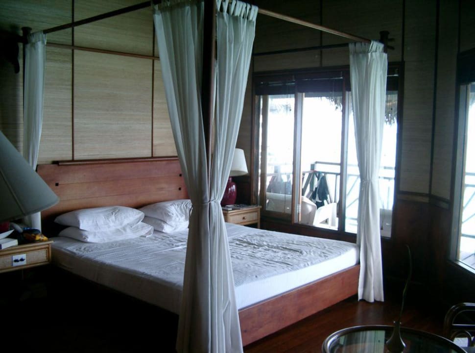 Himmelbett im Wasserbungi Kuramathi Maldives