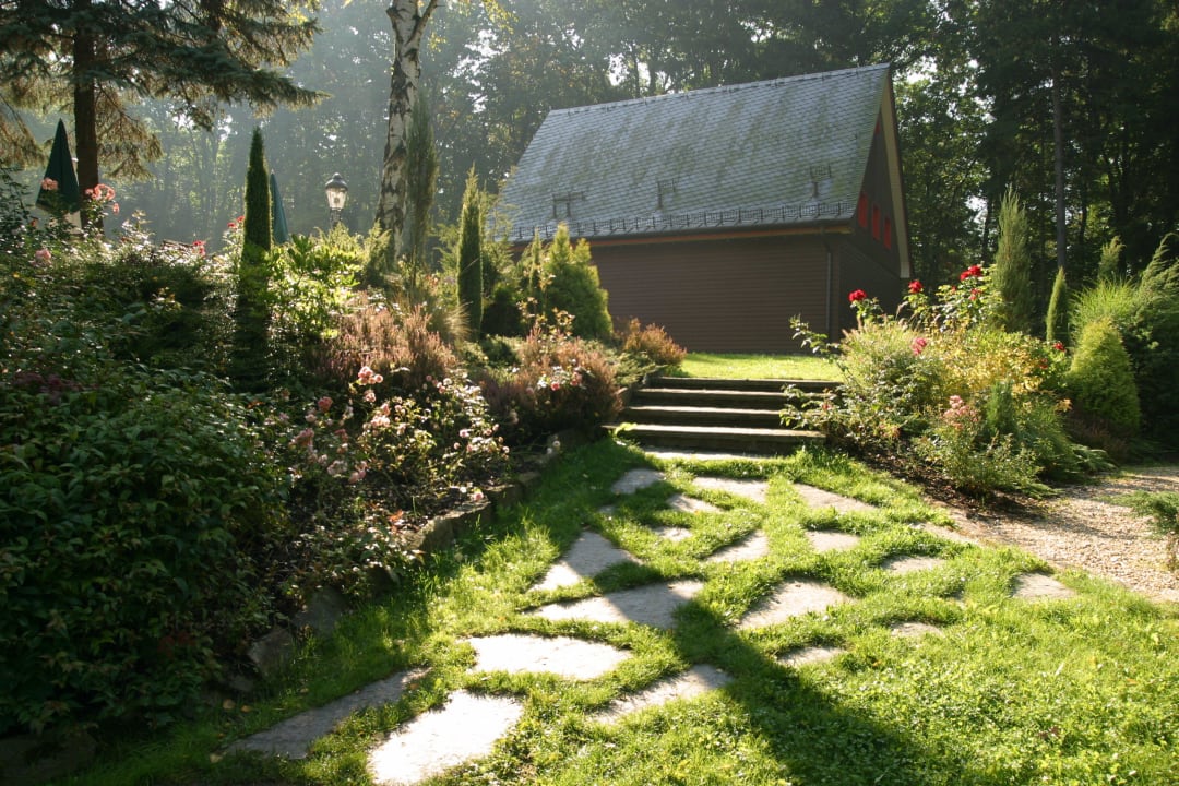 Weg zum Saunahaus Das Jagdhaus Waldidyll Hotel Bed & Breakfast