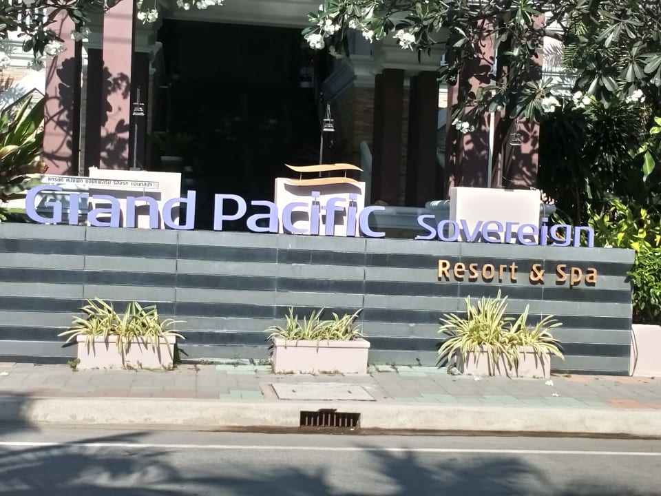 Außenansicht Hotel Grand Pacific Sovereign Resort & Spa