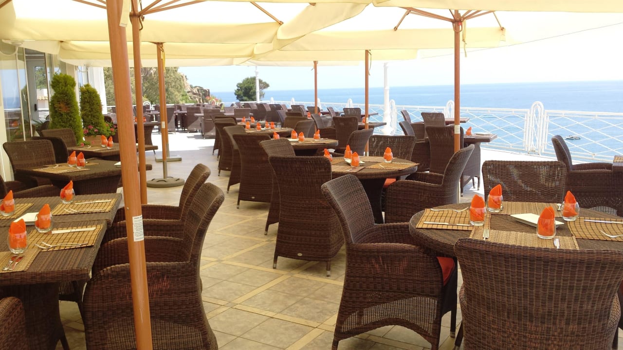 Restaurantterrasse, Mittagseindeckung Hotel Kalura
