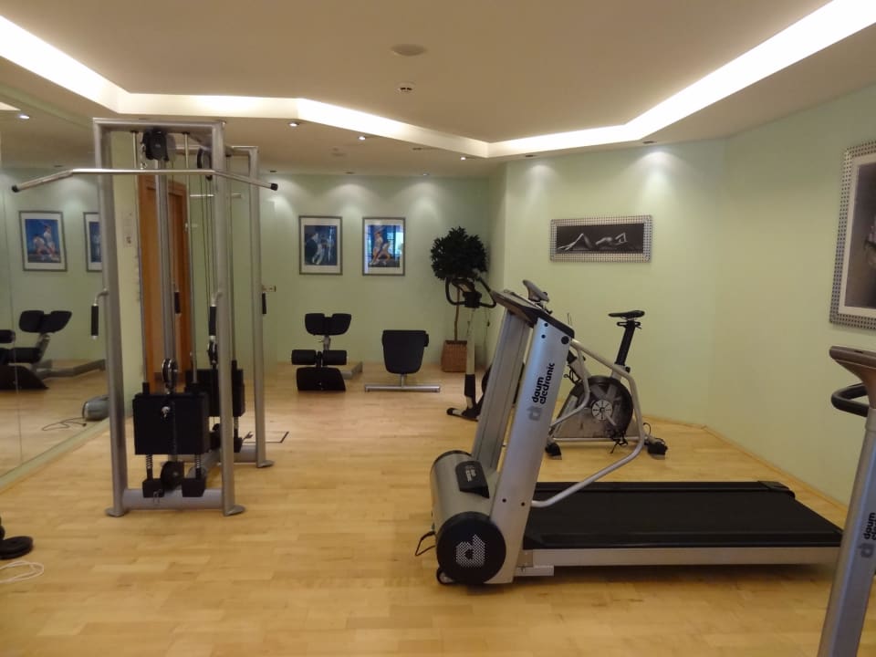 Gut ausgestattetes Fitnessstudio Hotel Berghof | St. Johann in Salzburg