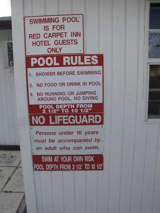 Die Belehrung Hotel Red Carpet Inn