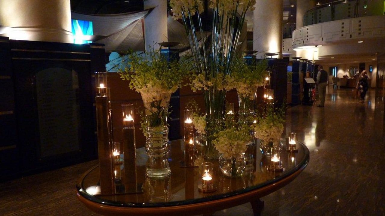 Abends immer wunderschön beleuchtet Le Royal Méridien Beach Resort & Spa Dubai