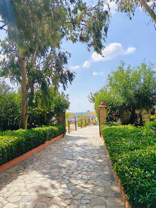 Strand Club Turtas Beach Hotel