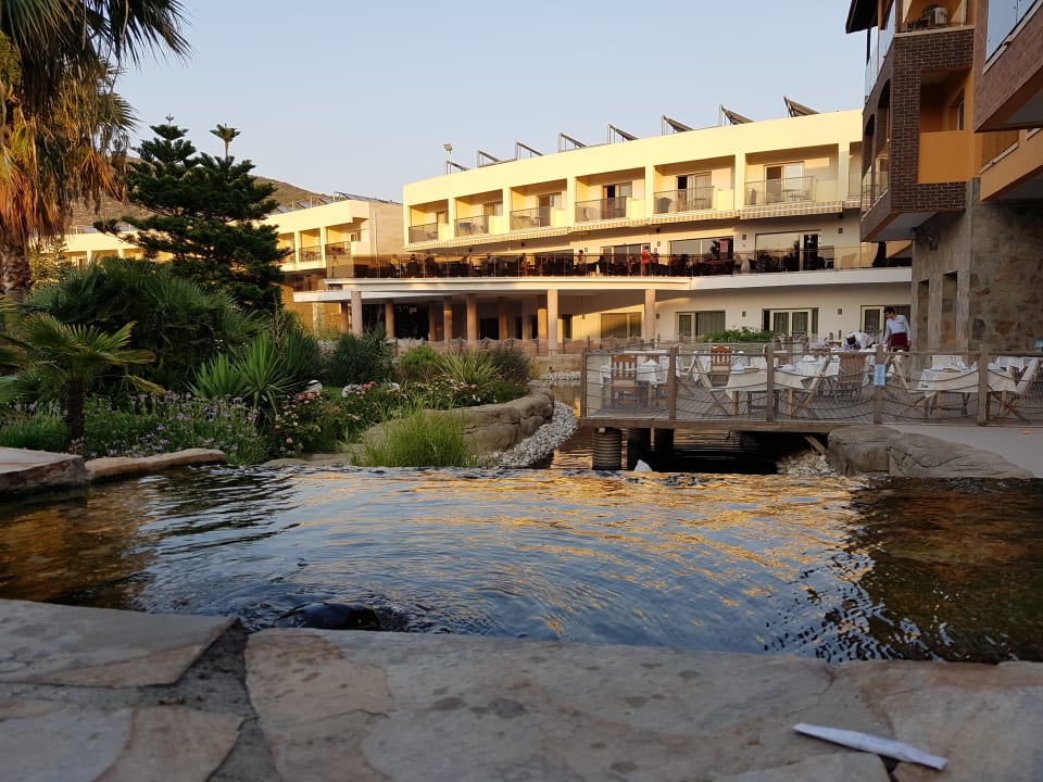 Blick auf a la carte Restaurant und Lobbybar-Terasse Aqua Fantasy Aquapark Hotel & Spa