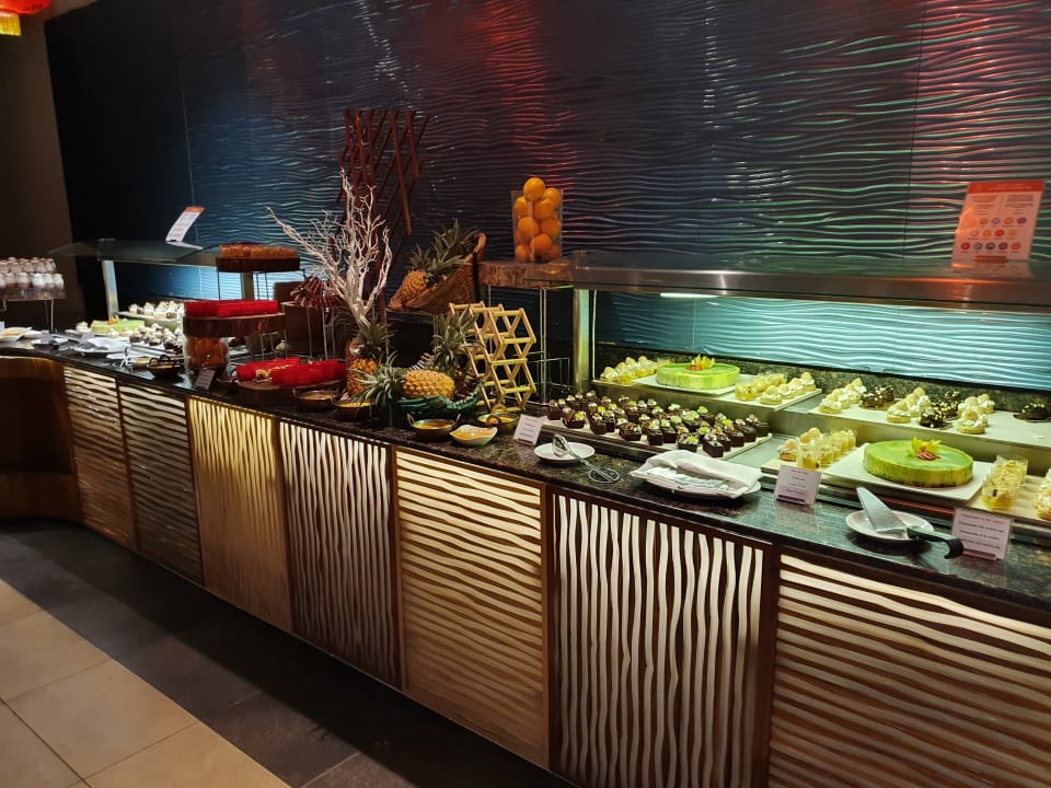 Gastro Sands Suites Resort & Spa