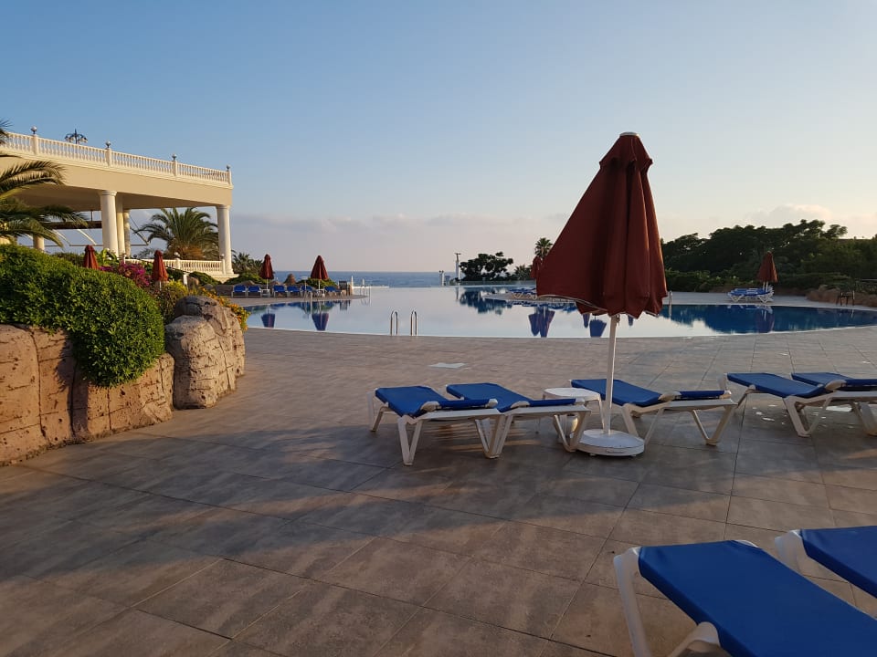 Pool Starlight Resort Hotel