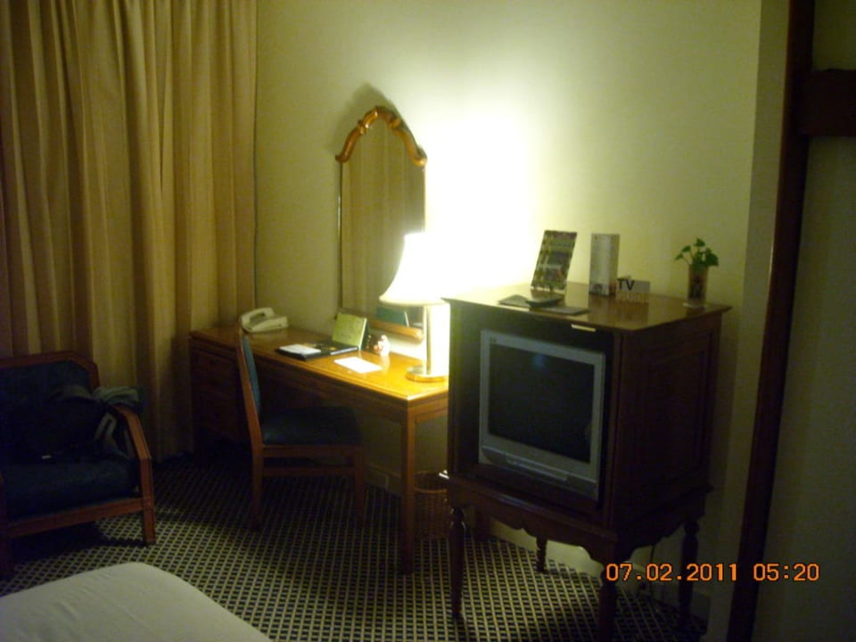 Alte Möbel  The Tawana Bangkok