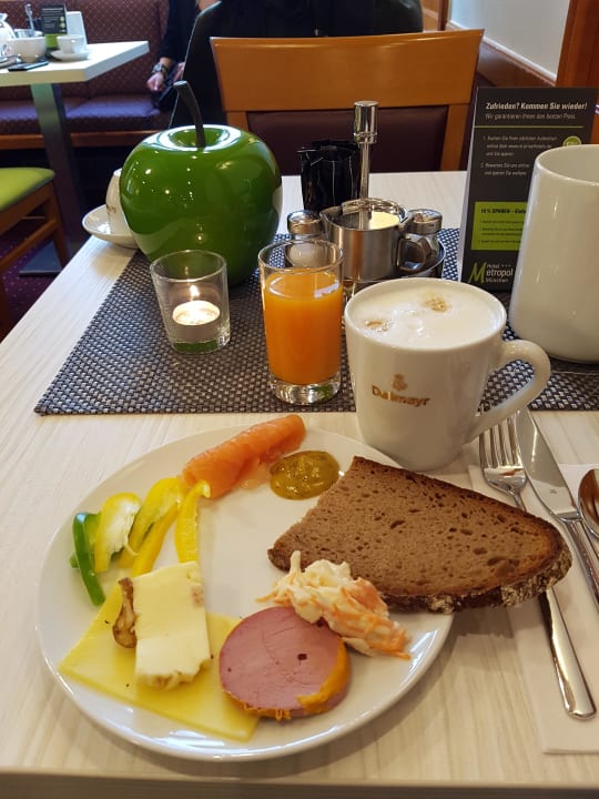 Frühstück  Hotel Metropol by Maier Privathotels