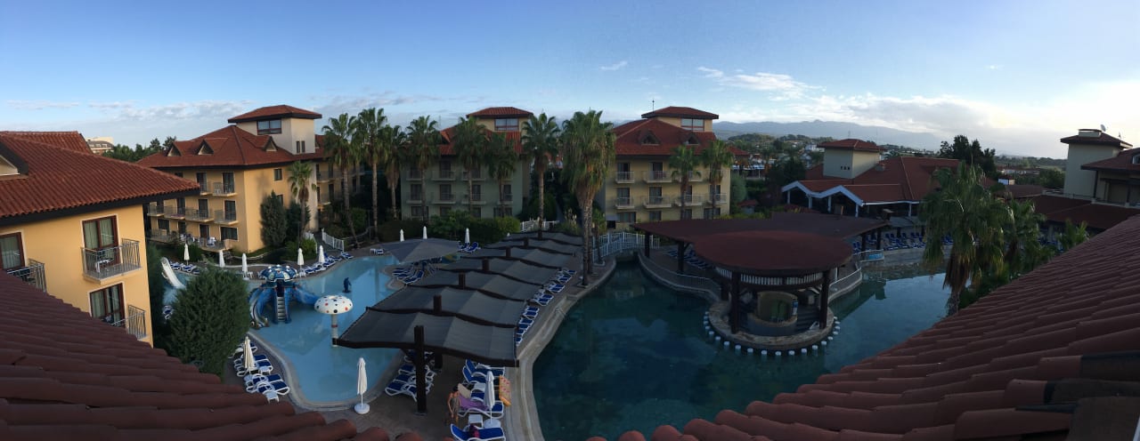 Pool Club Grand Side