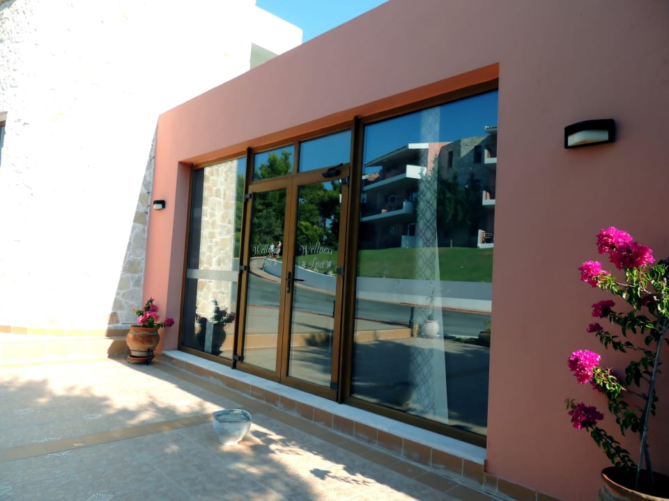 Eingang Wellnessbereich, neben dem Haupteingang Alia Palace