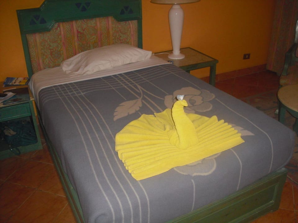 Deko eines Roomboy Arabia Azur Resort