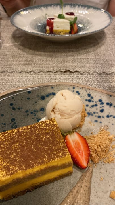 Gastro Acanthus Cennet Barut Collection