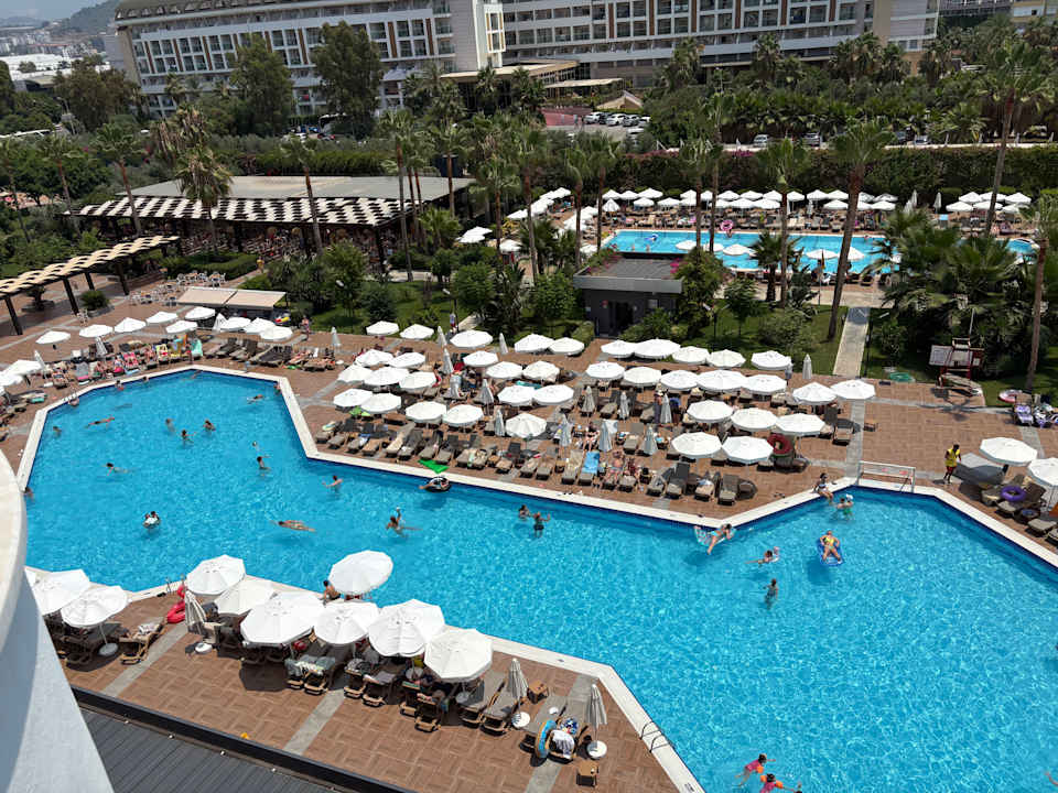 Pool Hotel Royal Garden Beach