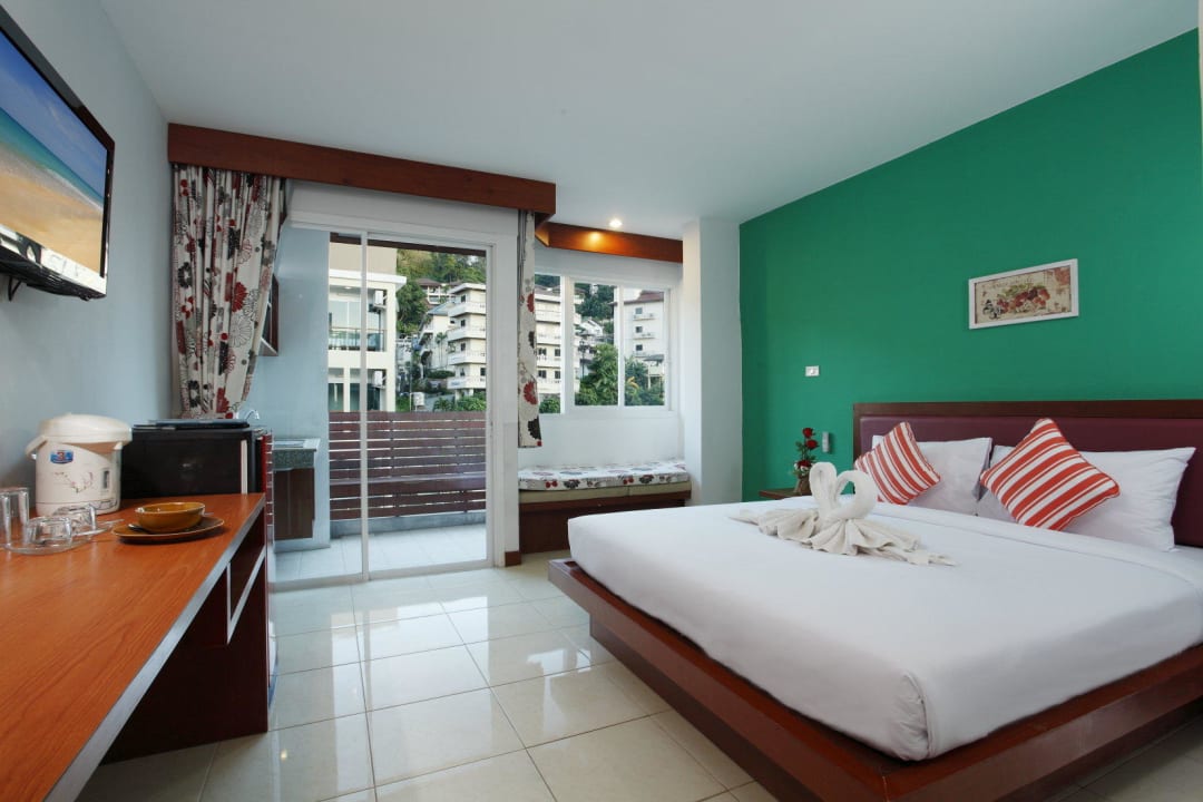 Superior Room Hotel B-Bossa Patong