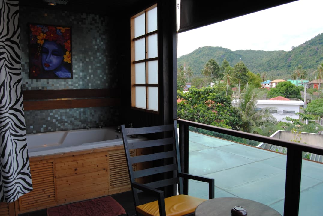 Günstigere Zimmer überhalb der Straße Pavilion Samui Villas & Resort