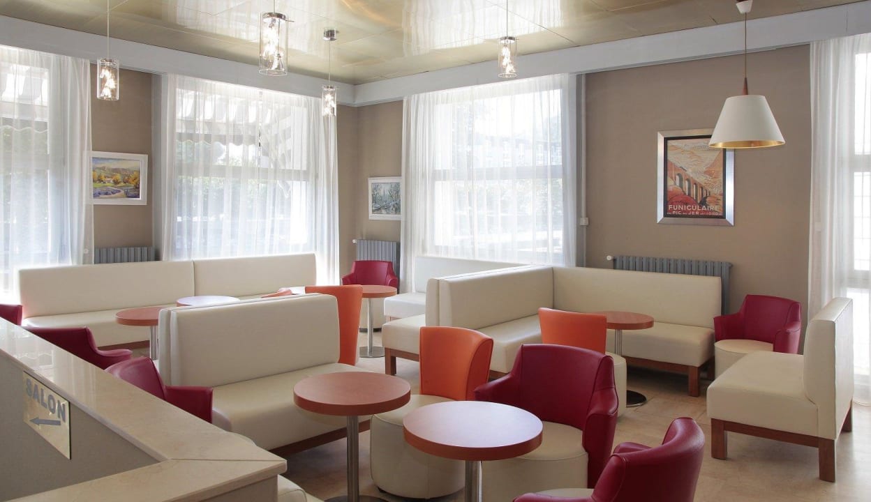 Salon Bar Hotel Sainte Suzanne