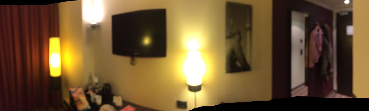 Zimmer_als Panoramaaufnahme Leonardo Hotel Berlin