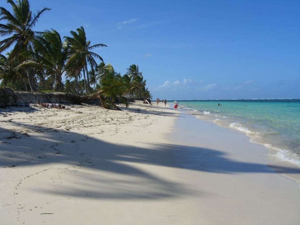 Strand links vom Hotel Villas Bavaro Resort & Spa