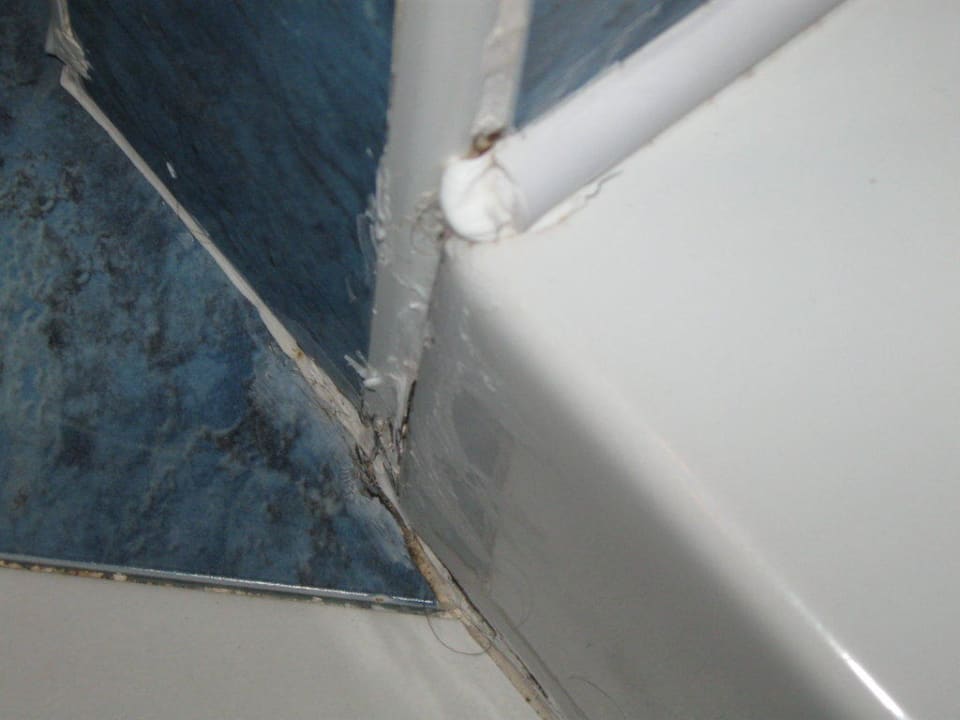 Bad im Komfortzimmer Aldiana Club Rocca Nettuno Calabria