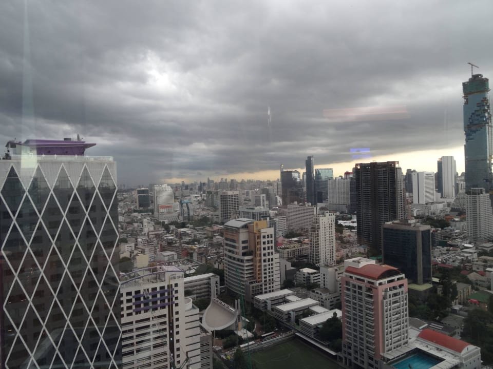 Toller Ausblick bei Gewitter Eastin Grand Hotel Sathorn