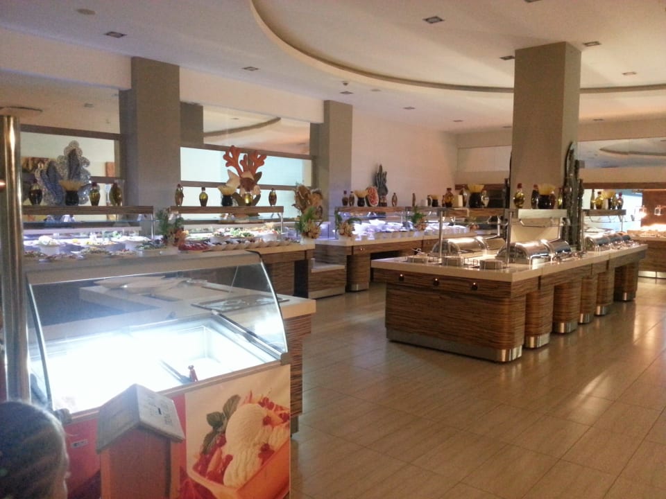 Büffet  Port Side Resort Hotel