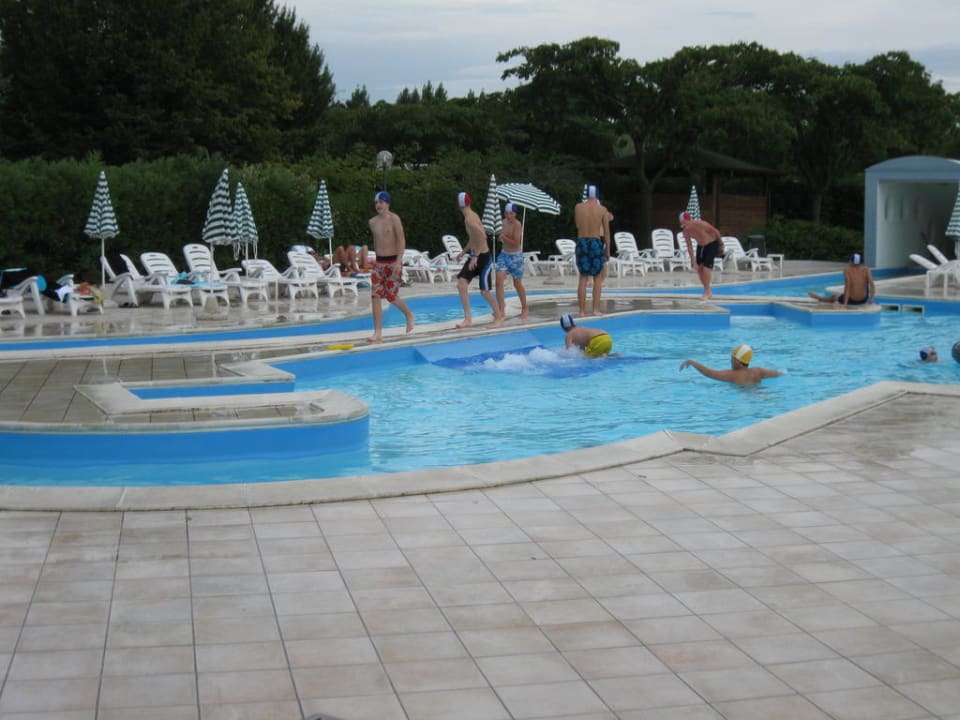 Pool mit Strömungskanal und Whirlpool The Garda Village