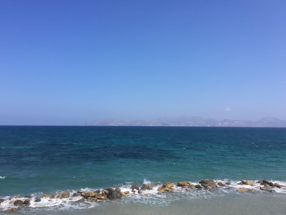 Strand Hotel Kouros Palace