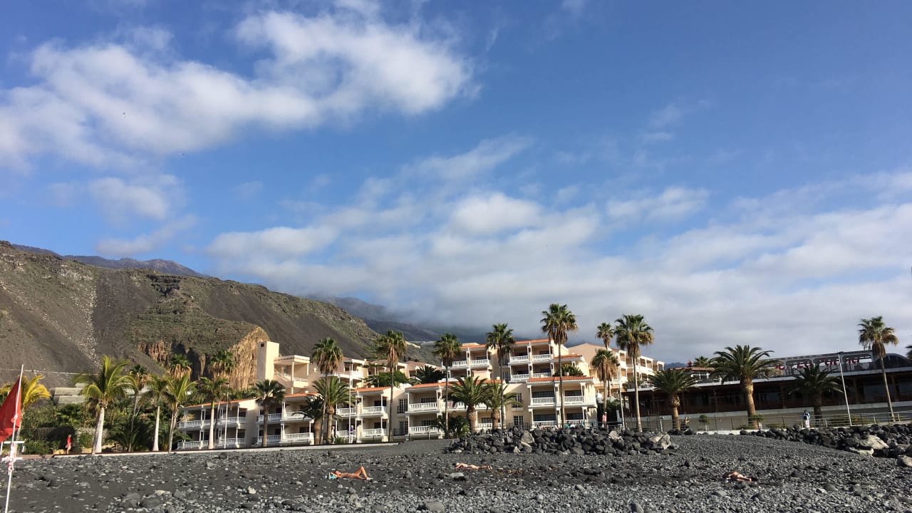 Vom Strand aus Richtung App. Melia La Palma Hotel
