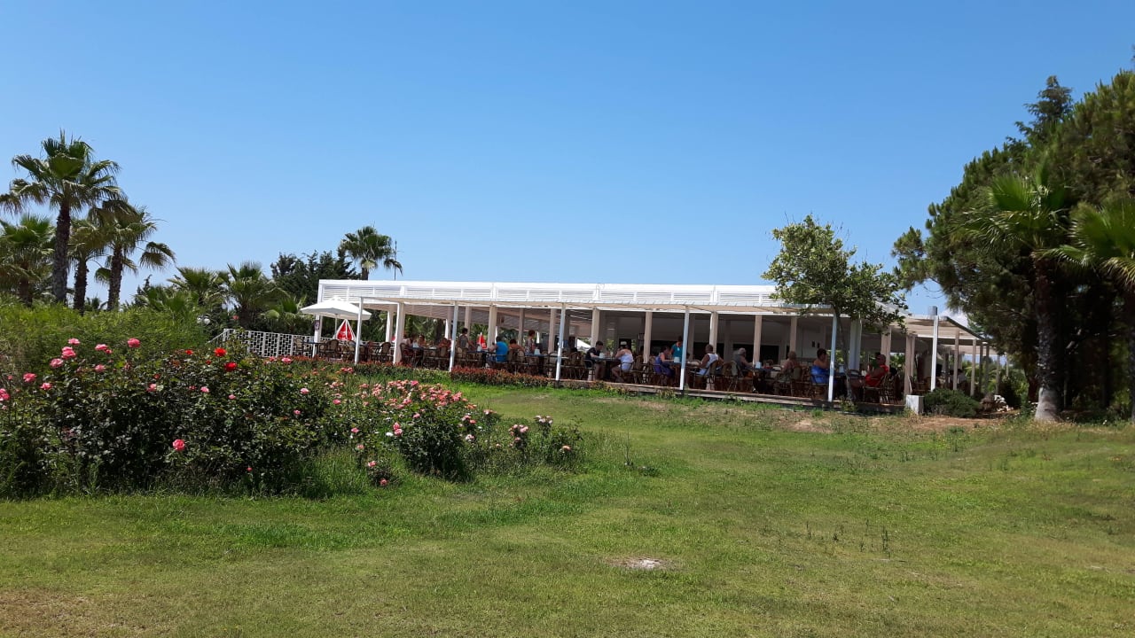 Atlantis Restaurant am Strand  Club Grand Side