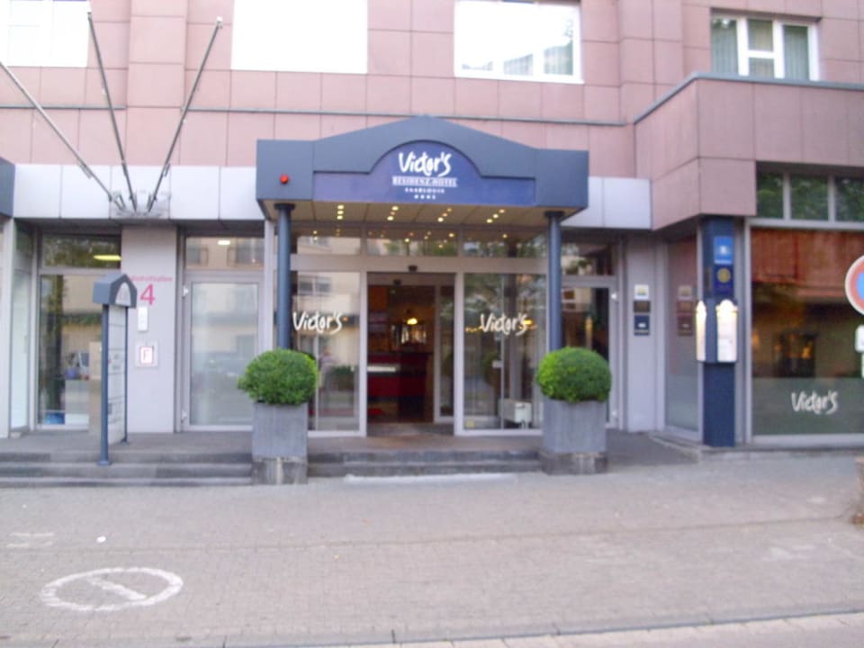 Hoteleingang Victor's Residenz-Hotel Saarlouis